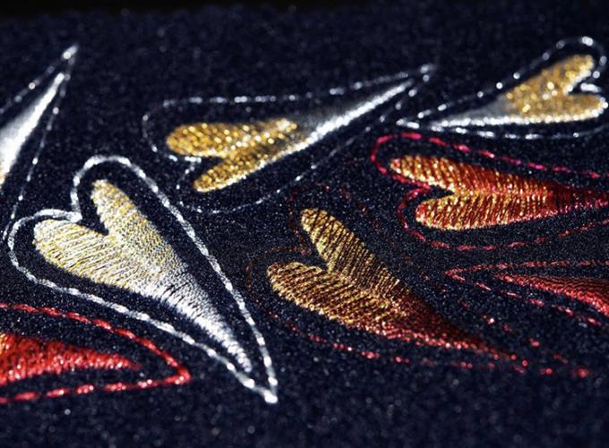 Ms ประเภท Lurex สายขีดทองเหลือง สายเงินโลหะ 75D จํานวนเส้น 5